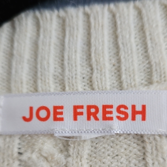 #26 LIKE NEW Joe Fresh Ivory Cable Knit Sweater PTP 21.5 - Picture 2 of 7